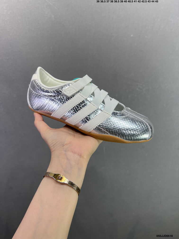 アディダス タエバド シルバー スネークエフェクト shoes300