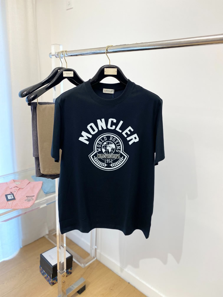 モンクレール ボクシングエンブレム コットン Tシャツ ブラック FS197