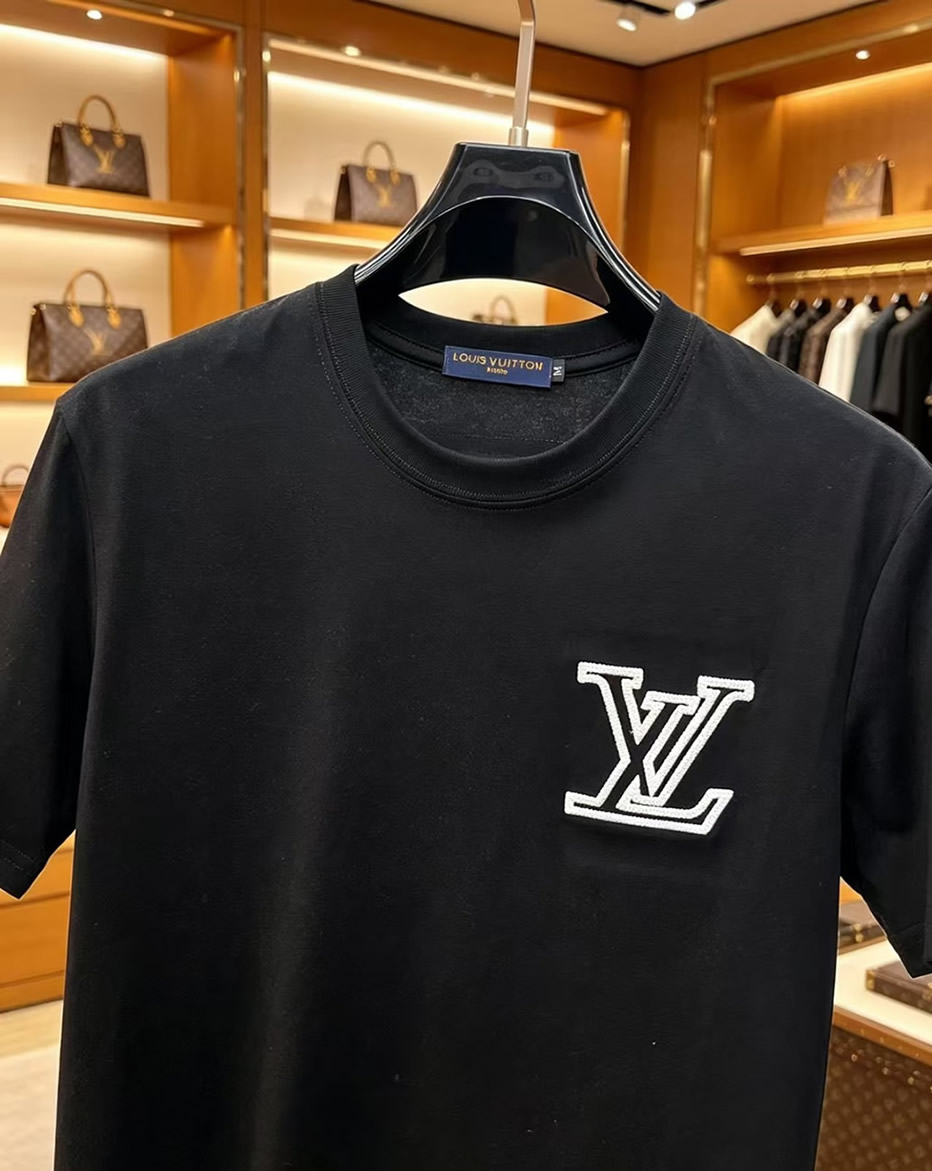 ルイ・ヴィトン LVイニシャルパッチ コットン Tシャツ ブラック FS229 - 画像 (4)