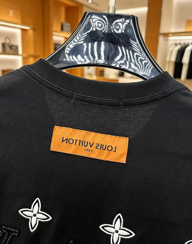 ルイ・ヴィトン LVイニシャルパッチ コットン Tシャツ ブラック FS229 - 画像 (5)