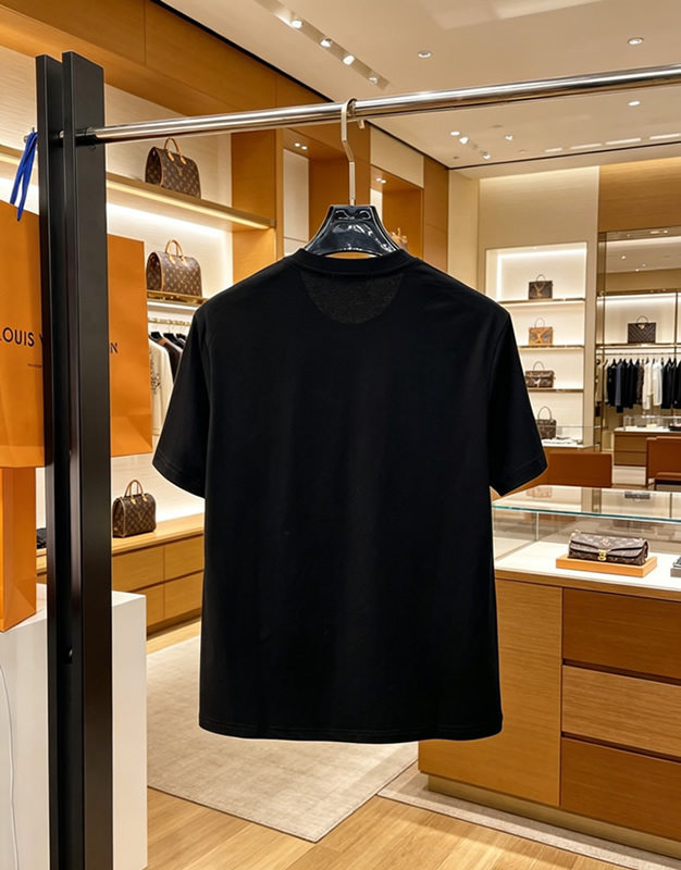 ルイ・ヴィトン マルチLVパッチ クリスタル コットン Tシャツ ブラック FS230 - 画像 (2)