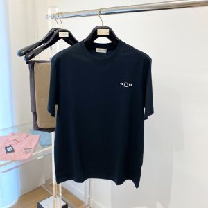 モンクレール ミニマル1952ロゴ コットン Tシャツ ブラック FS282
