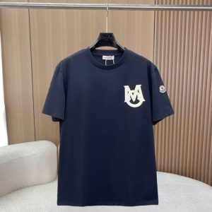 モンクレール モノグラム「M」刺しゅう コットン Tシャツ ネイビー FS289