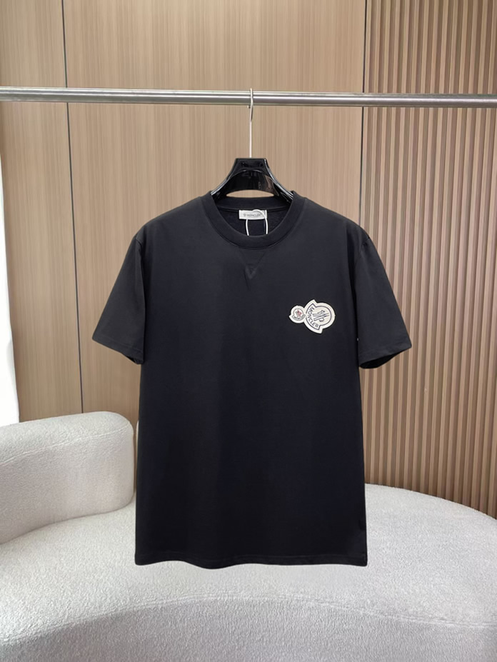 モンクレール ダブルロゴワッペン Vガゼット コットン Tシャツ ブラック FS296
