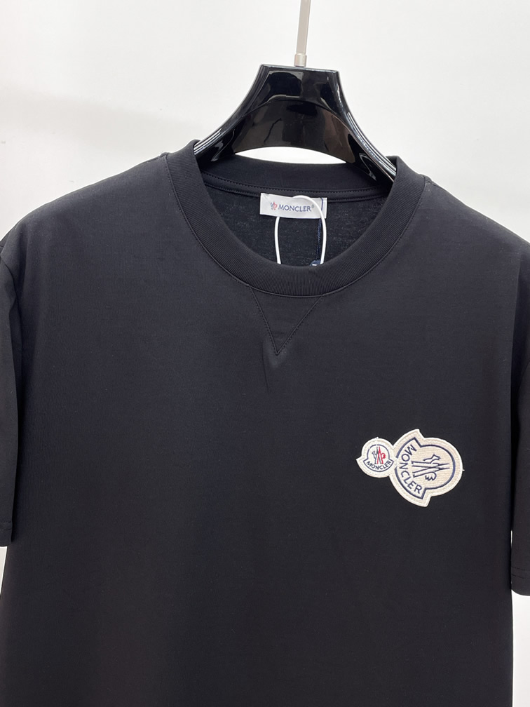 モンクレール ダブルロゴワッペン Vガゼット コットン Tシャツ ブラック FS296 - 画像 (6)