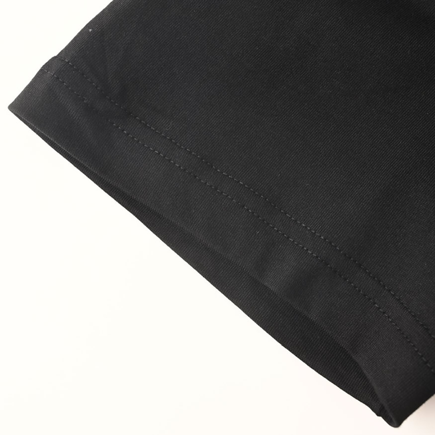 モンクレール ツインロゴプリント コットン Tシャツ ブラック FS299 - 画像 (7)