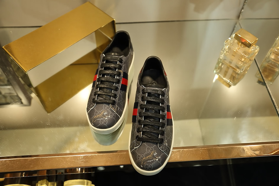 グッチ GGスプリーム ウェブストライプ タイガー スニーカー ブラック shoes306 - 画像 (8)