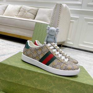 グッチ GGスプリーム ハチ プリント ウェブストライプ スニーカー マルチカラー shoes313
