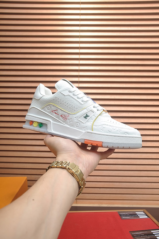 ルイヴィトン LVトレイナー モノグラム プレーン スニーカー ホワイト マルチカラー shoes329