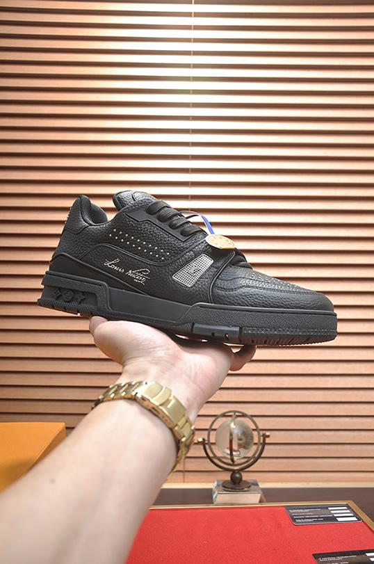 ルイヴィトン LVトレイナー モノグラム スタッズ スニーカー ブラック shoes339