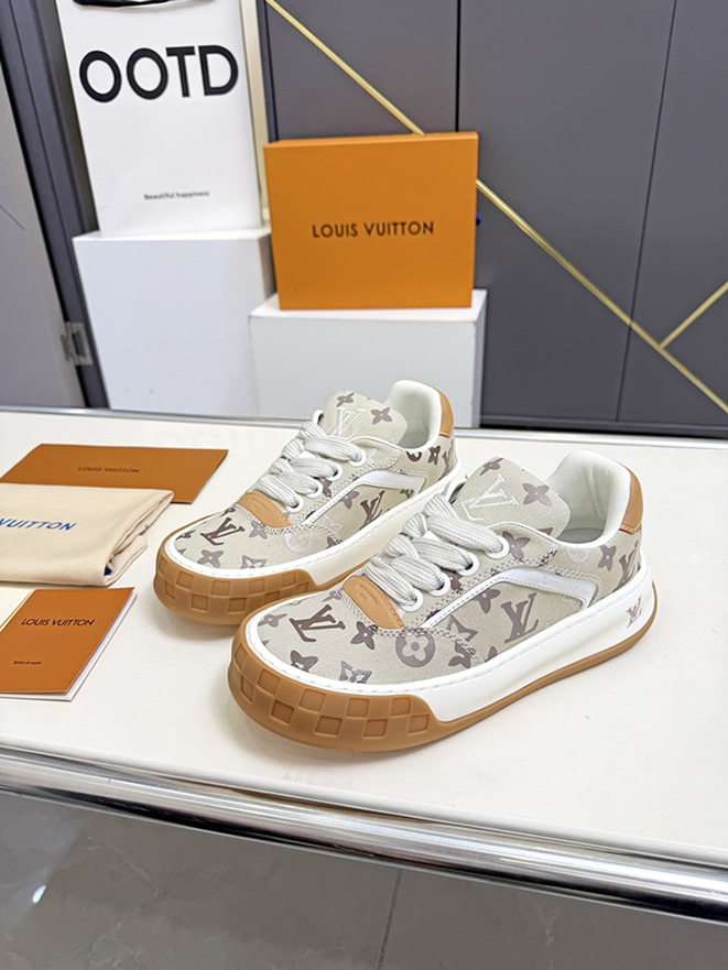 ルイヴィトン スニーカー モノグラム キャンバス ベージュ shoes373