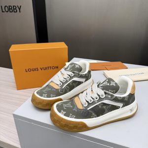 ルイヴィトン スニーカー モノグラム キャンバス カーキ shoes377