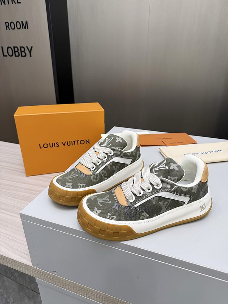 ルイヴィトン スニーカー モノグラム キャンバス カーキ shoes377