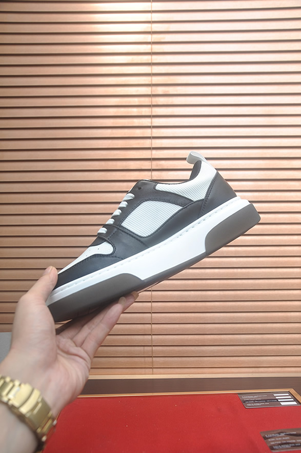 プラダ スニーカー トライアングルロゴ ブラック ホワイト shoes402 - 画像 (5)