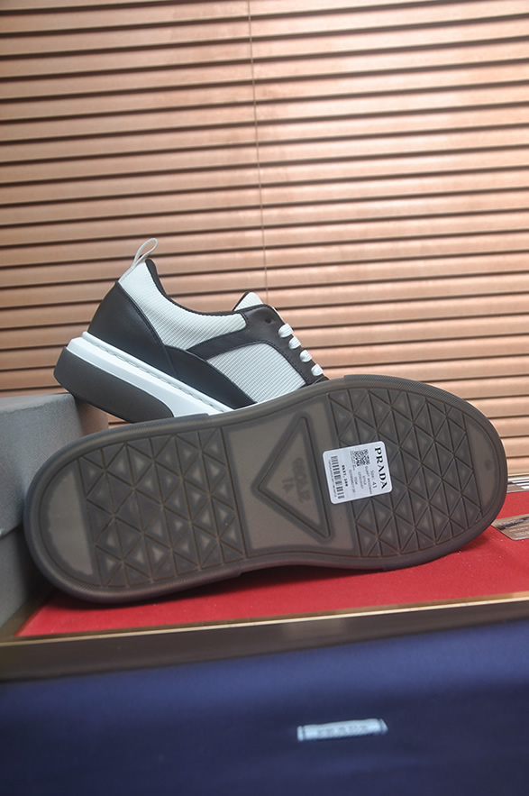 プラダ スニーカー トライアングルロゴ ブラック ホワイト shoes402 - 画像 (7)