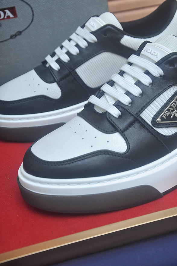 プラダ スニーカー トライアングルロゴ ブラック ホワイト shoes402 - 画像 (8)