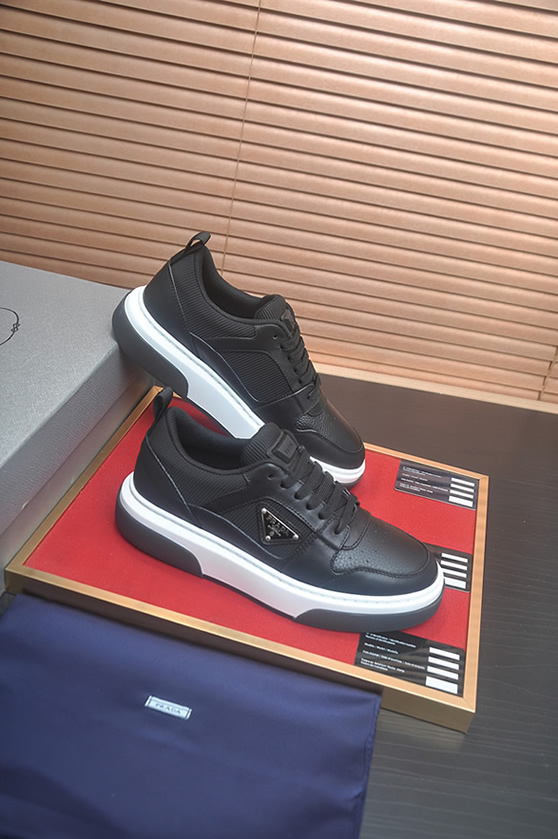 プラダ スニーカー トライアングルロゴ オールブラック ホワイトソール shoes403 - 画像 (6)