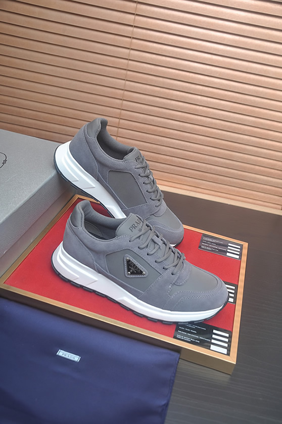 プラダ スニーカー トライアングルロゴ グレー ホワイトソール shoes404 - 画像 (6)