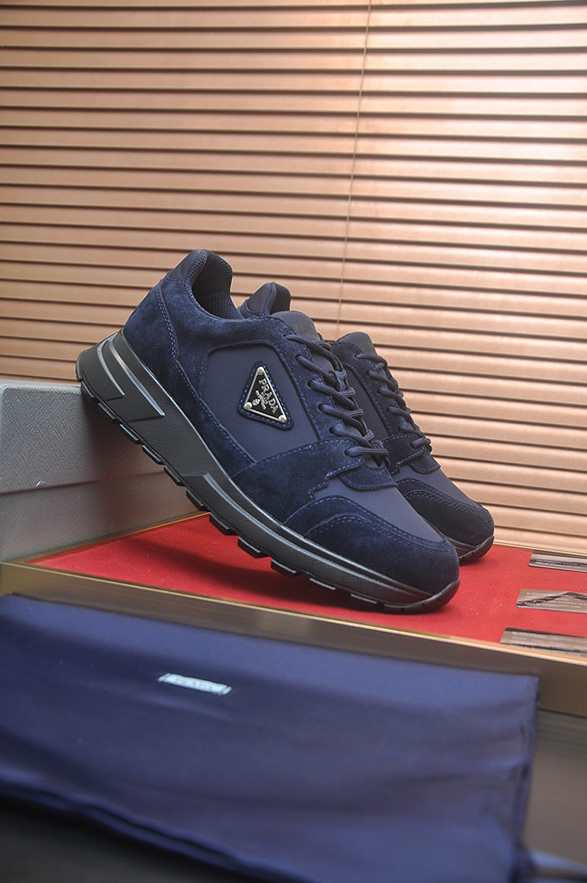 プラダ スニーカー トライアングルロゴ オールブラック shoes406 - 画像 (3)