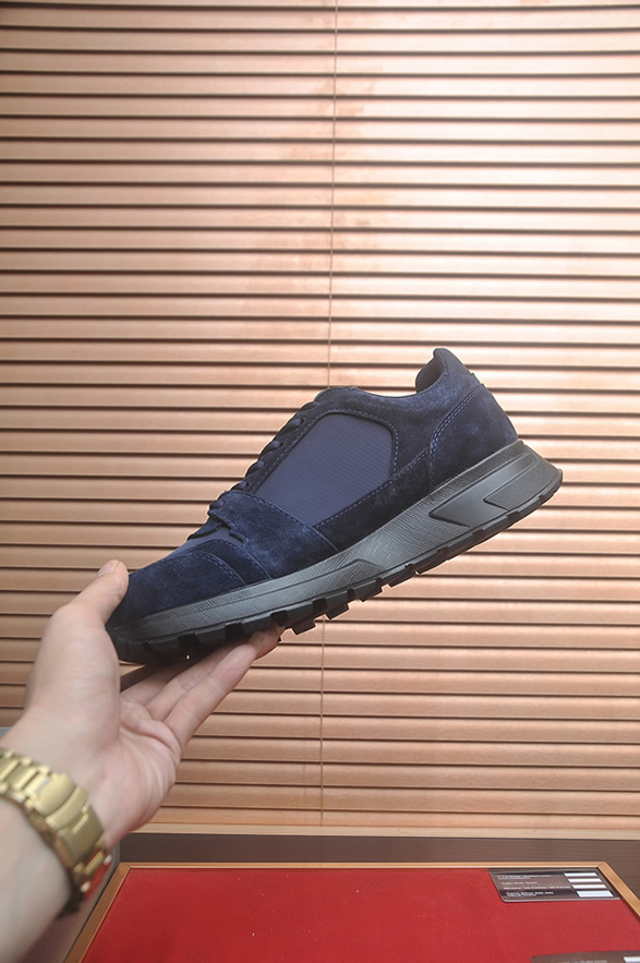 プラダ スニーカー トライアングルロゴ オールブラック shoes406 - 画像 (5)