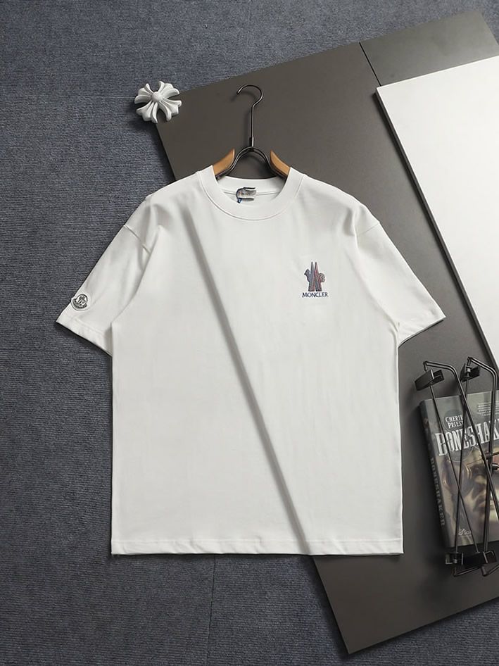 モンクレール Tシャツ 半袖 クルーネック ホワイト FS341