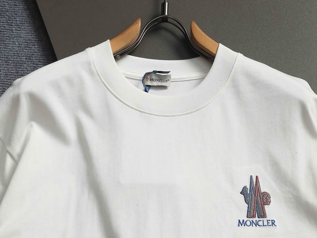 モンクレール Tシャツ 半袖 クルーネック ホワイト FS341 - 画像 (2)