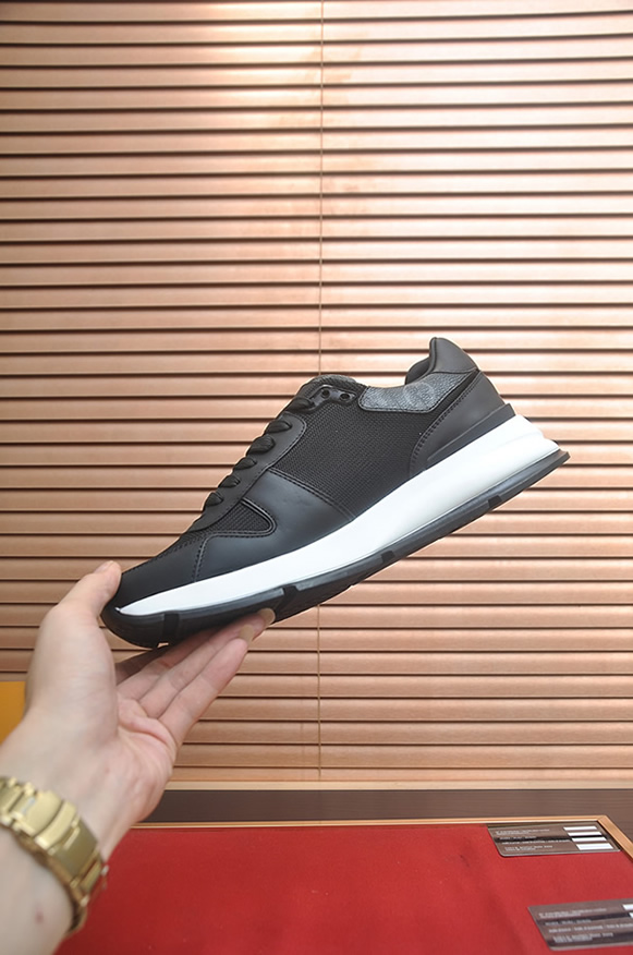 ルイ・ヴィトン スニーカー ランアウェイ・ライン ブラック shoes413 - 画像 (5)