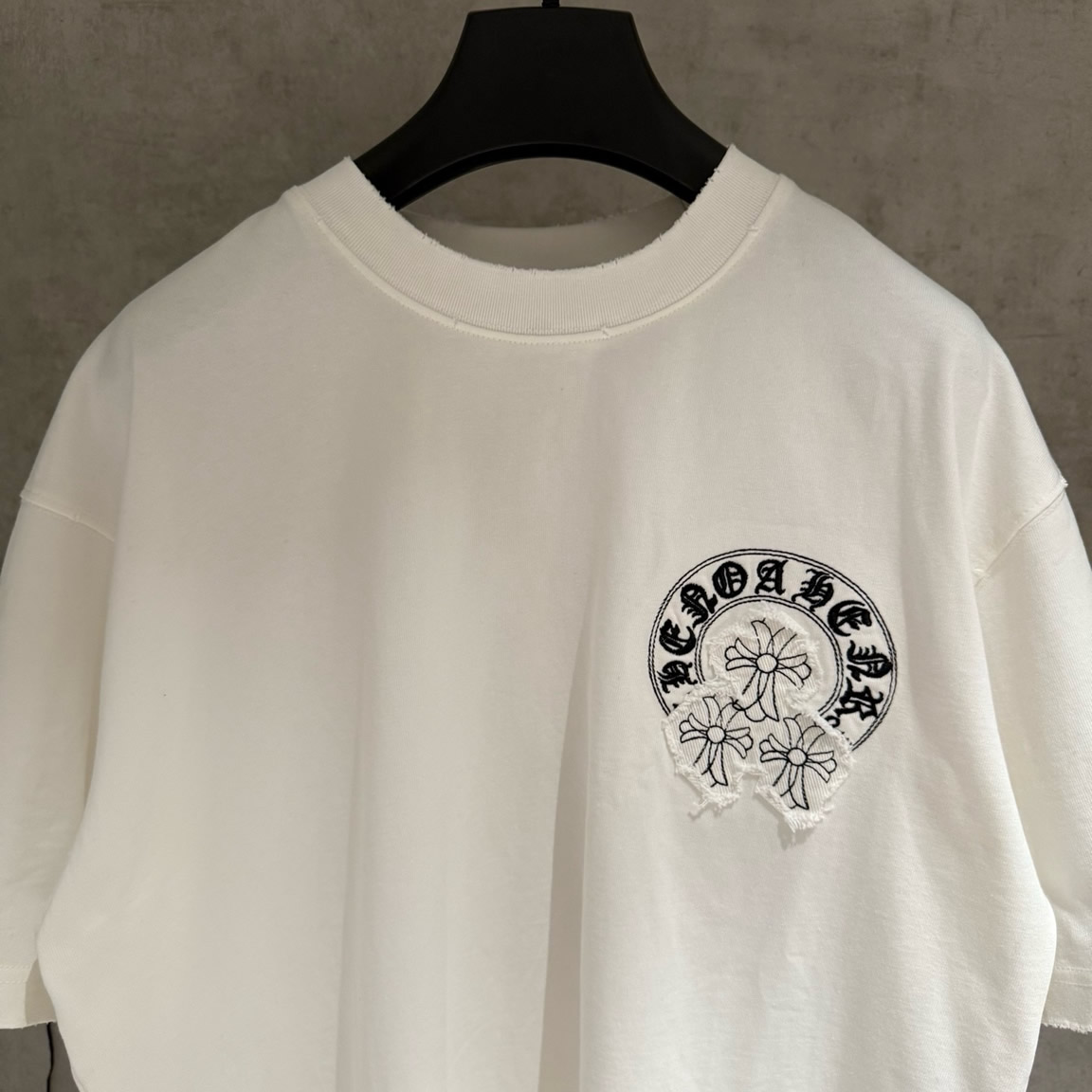 クロムハーツ Tシャツ デストロイ加工 ホワイト FS387 - 画像 (3)