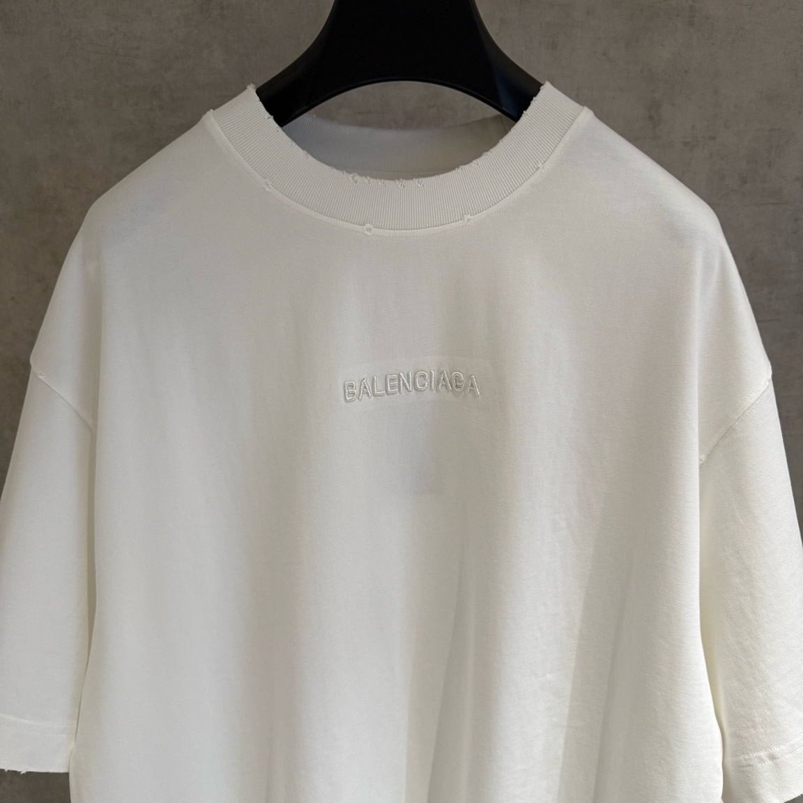 バレンシアガ Tシャツ ロゴ刺繡 ホワイト FS392 - 画像 (3)