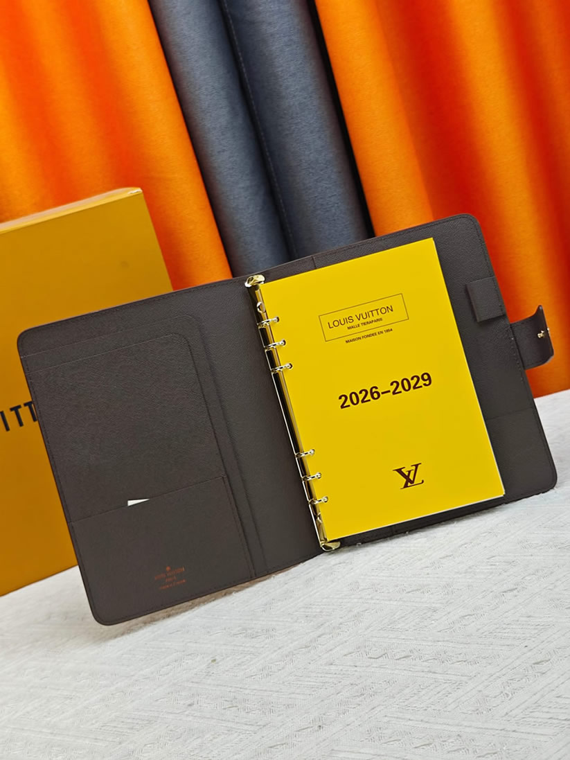 ルイ・ヴィトン 手帳カバー ダミエ M2002 - 画像 (3)