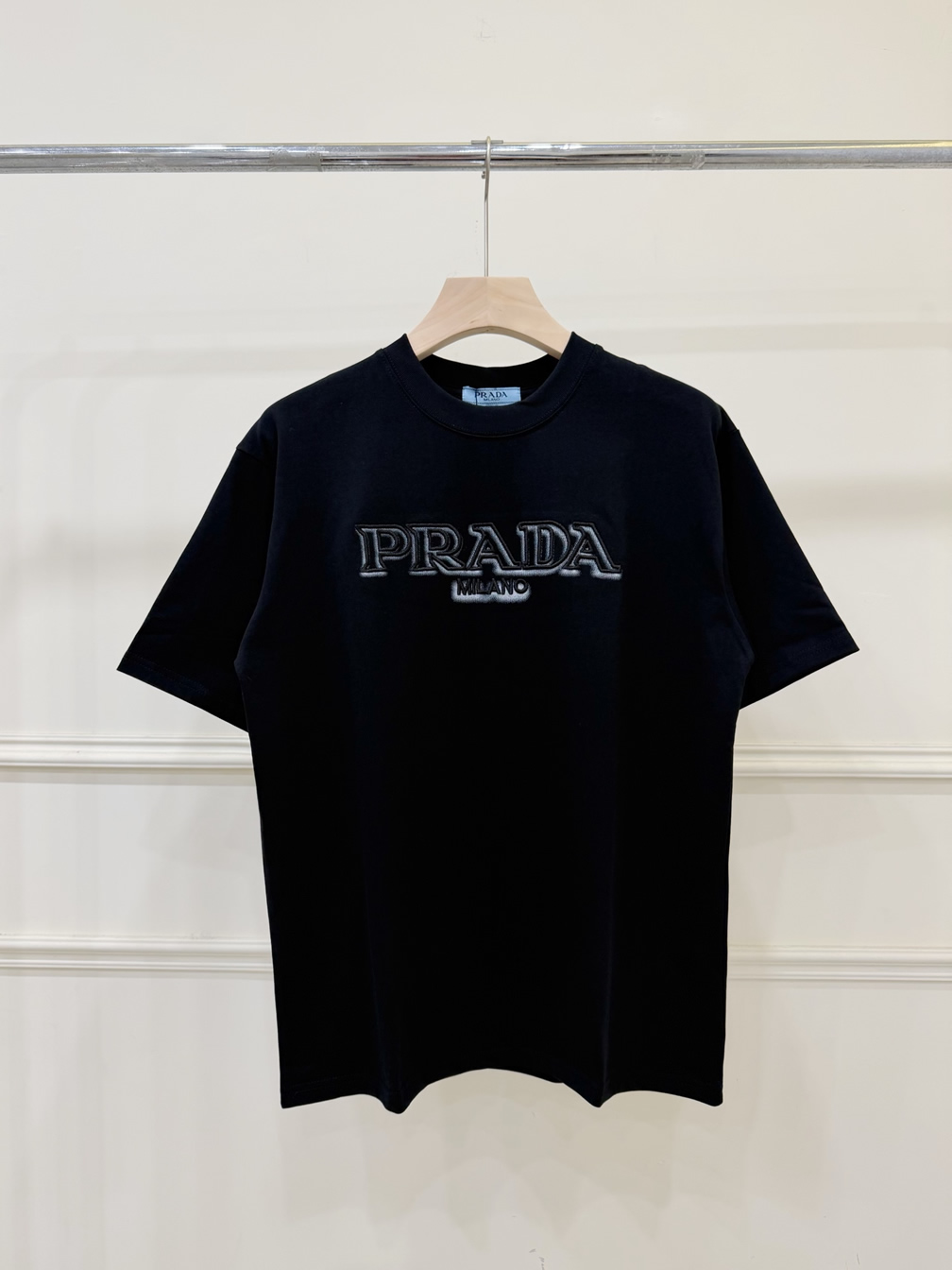 プラダ ロゴTシャツ 立体刺繍 FS435