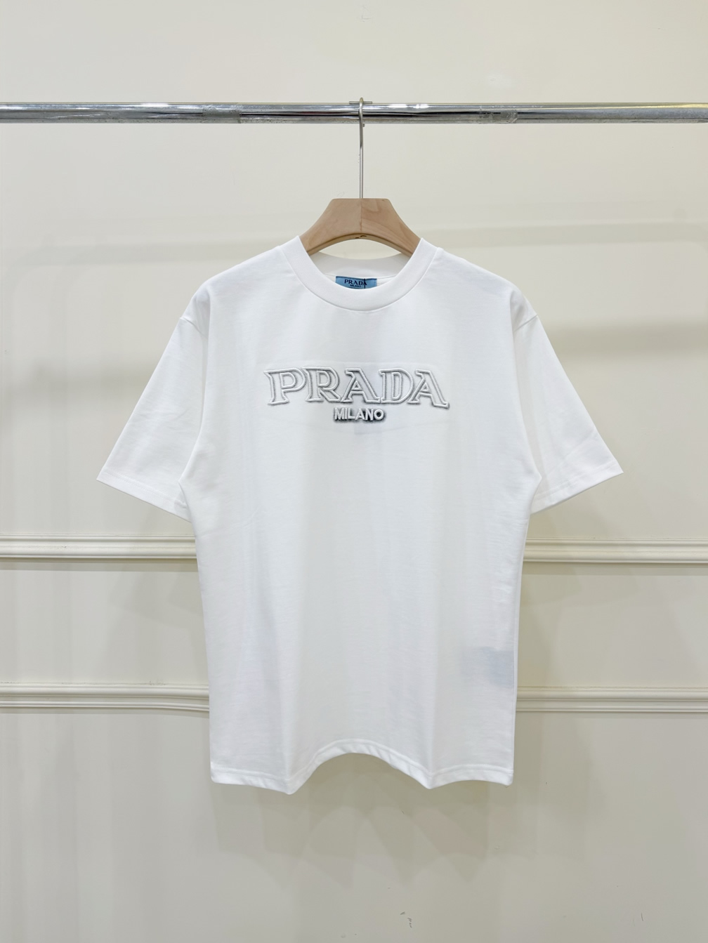 プラダ ロゴTシャツ 立体刺繍 FS436