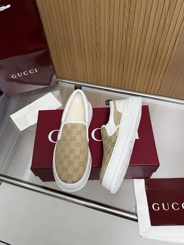 グッチ スリッポン GGキャンバス ベージュ/ホワイト shoes459 - 画像 (3)