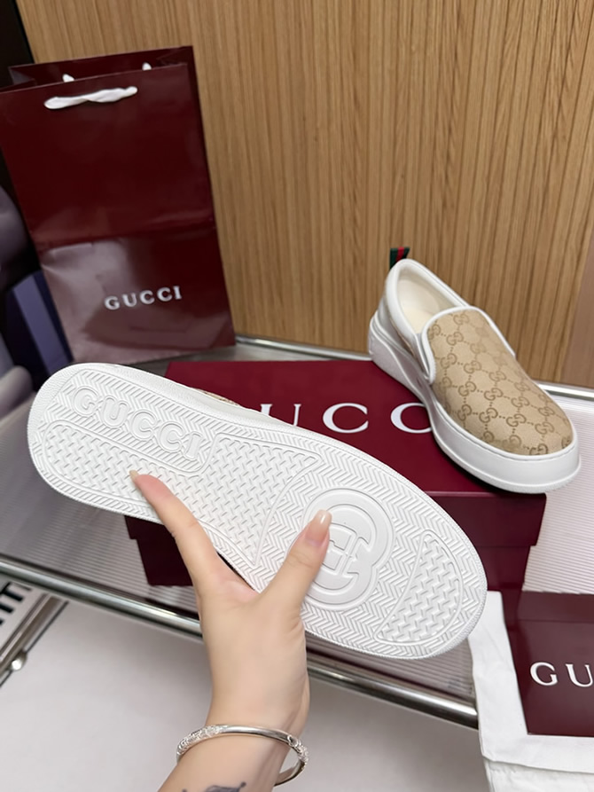 グッチ スリッポン GGキャンバス ベージュ/ホワイト shoes459 - 画像 (9)