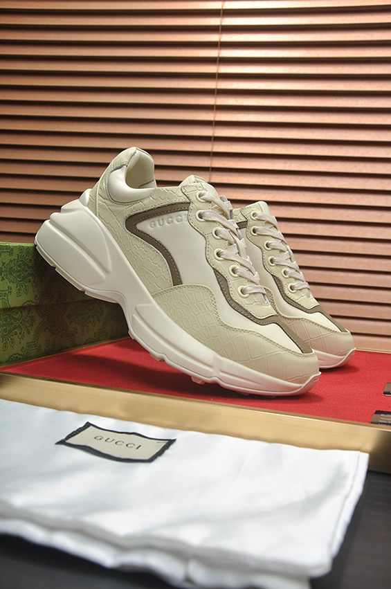 グッチ クロコダイル型押し 厚底スニーカー オフホワイト shoes494 - 画像 (3)