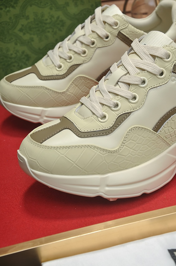 グッチ クロコダイル型押し 厚底スニーカー オフホワイト shoes494 - 画像 (8)