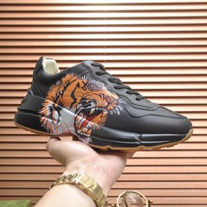 グッチ タイガーモチーフ 厚底スニーカー ブラック shoes496
