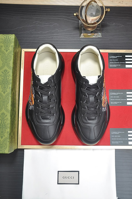 グッチ タイガーモチーフ 厚底スニーカー ブラック shoes496 - 画像 (2)