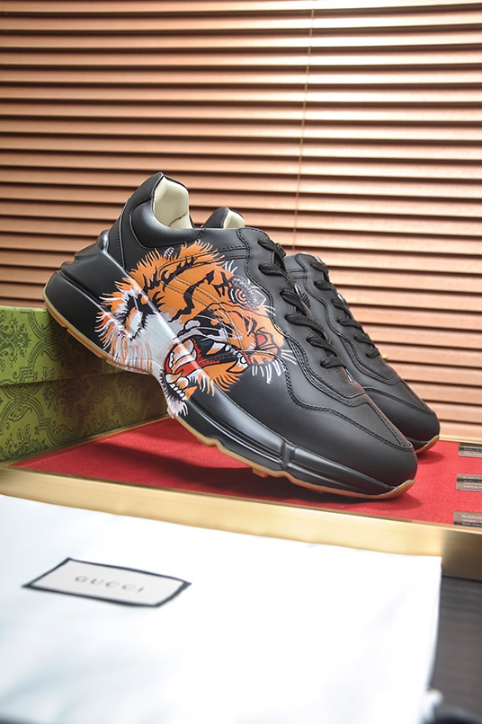 グッチ タイガーモチーフ 厚底スニーカー ブラック shoes496 - 画像 (3)
