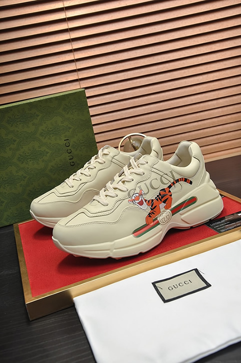 グッチ ティガーモチーフ 厚底スニーカー オフホワイト shoes500 - 画像 (4)