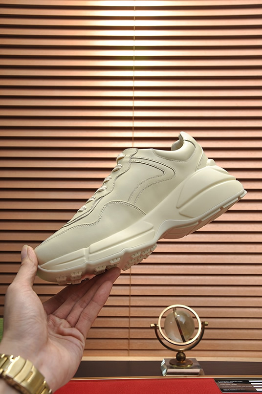 グッチ ティガーモチーフ 厚底スニーカー オフホワイト shoes500 - 画像 (5)