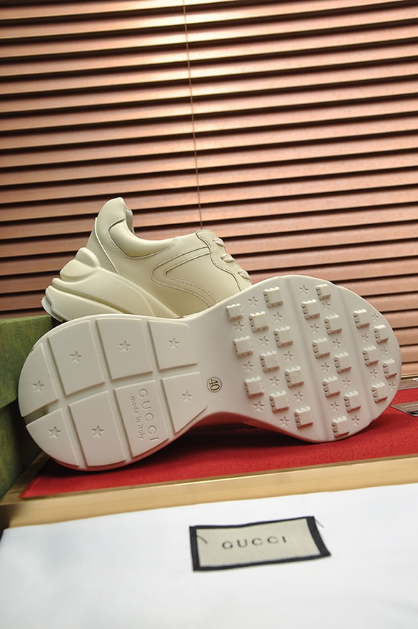 グッチ ティガーモチーフ 厚底スニーカー オフホワイト shoes500 - 画像 (7)