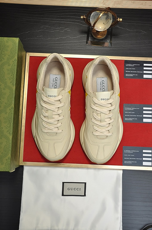 グッチ スターモチーフ 厚底スニーカー オフホワイト shoes502 - 画像 (2)