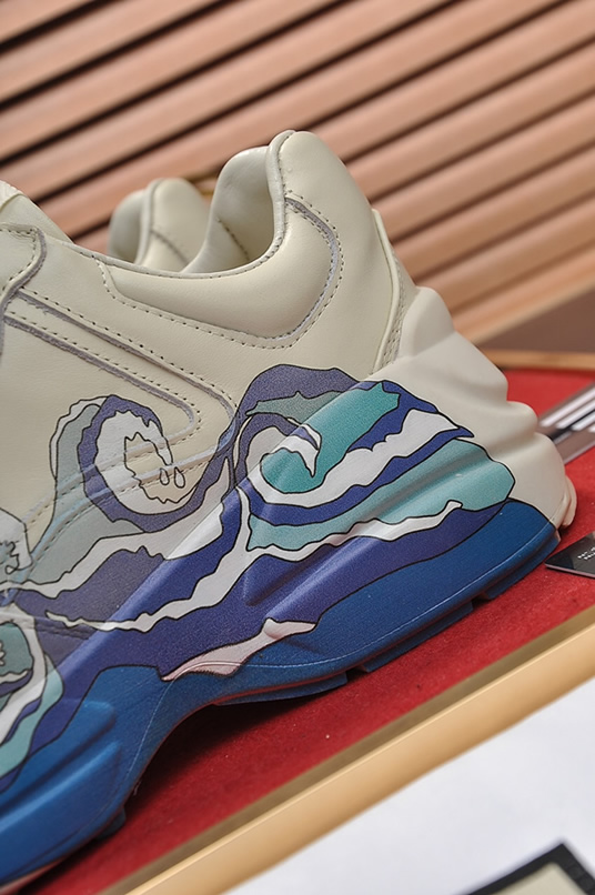 グッチ 浮世絵風波モチーフ 厚底スニーカー オフホワイト shoes513 - 画像 (9)