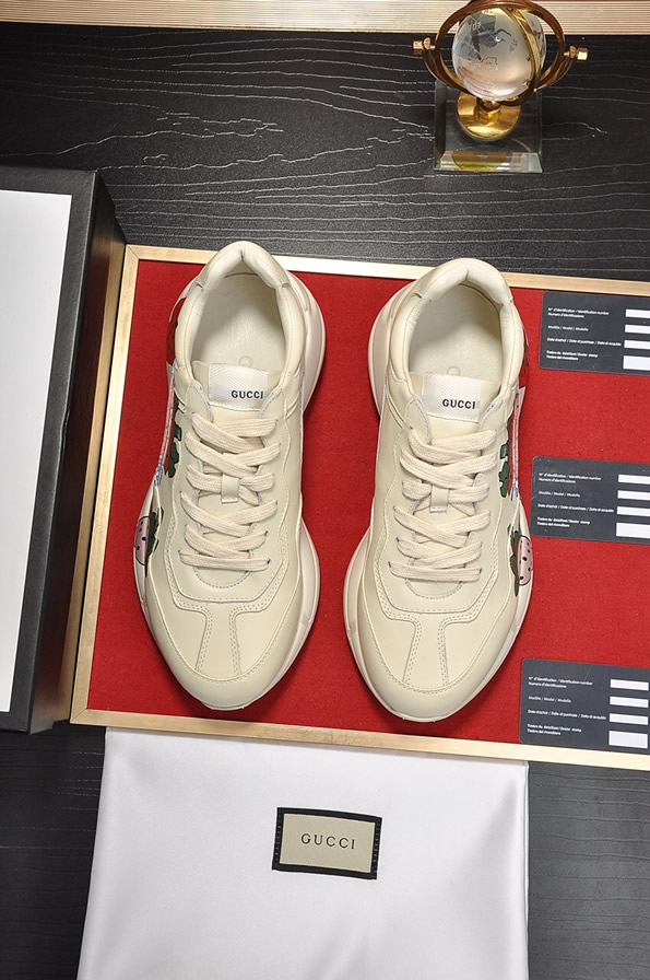 グッチ ストロベリーモチーフ 厚底スニーカー オフホワイト shoes514 - 画像 (2)