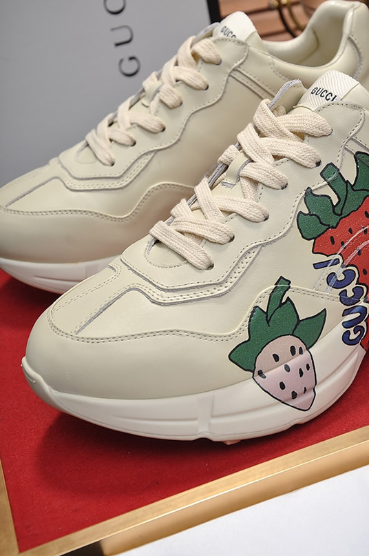 グッチ ストロベリーモチーフ 厚底スニーカー オフホワイト shoes514 - 画像 (8)