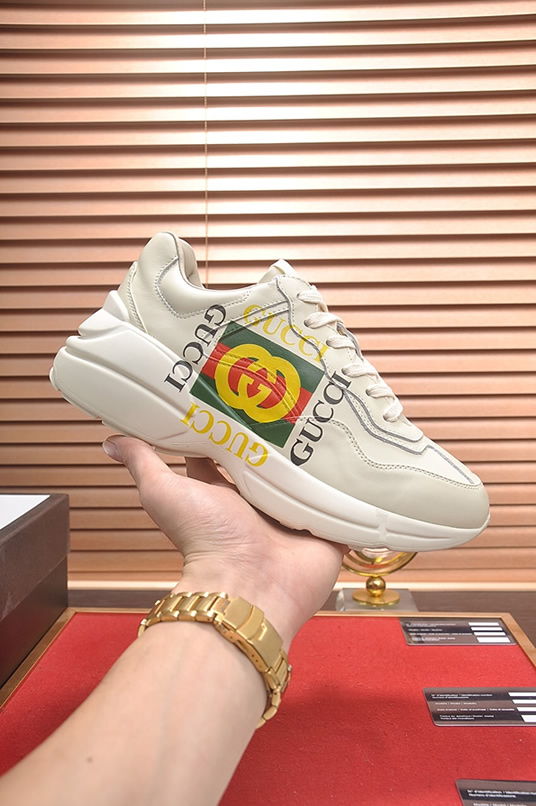 グッチ インターロッキングG ウェブストライプ 厚底スニーカー オフホワイト shoes519