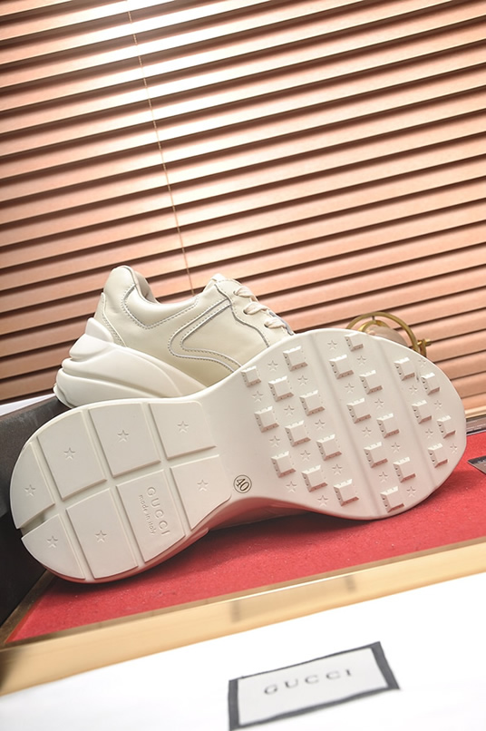 グッチ インターロッキングG ウェブストライプ 厚底スニーカー オフホワイト shoes519 - 画像 (7)
