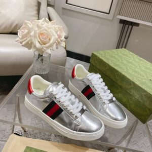 グッチ メタリックレザー ウェブストライプ スニーカー シルバー shoes525