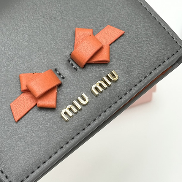 Miu Miu レザー コンパクトウォレット ダークグレー miumiu947 - 画像 (6)